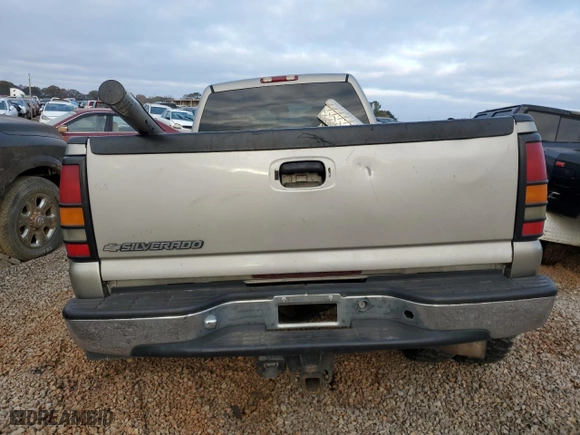 2002 Chevrolet Silverado 3500 LT with VIN 1GCJK33152F107596, listed as a Copart auction lot 82113704 with NaN miles and Salvage Title. Bid and sale history available at carsss.com. Image 10.