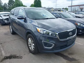 2016 Kia Sorento LX with VIN 5XYPG4A3XGG117695, listed as a IAAI auction lot 42158518 with 86,318 mi miles. Bid and sale history available at carsss.com. Image 1.