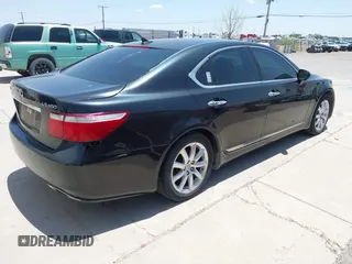 2007 Lexus LS 460 z VIN JTHBL46F375025263, wystawiony jako IAAI lot #42372108 z przebiegiem 172 558 mil mil oraz . Historia ofert i sprzedaży dostępna na DreamBid. Obrazek 4.