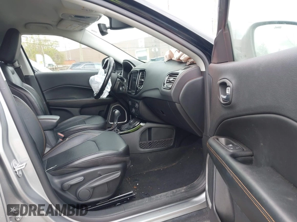 2020 Jeep Compass Limited with VIN 3C4NJDCB7LT233985, listed as a IAAI auction lot 42155583 with 28,929 mi miles and . Bid and sale history available at DreamBid. Image 5.