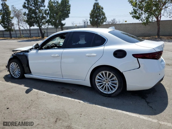 2021 Alfa Romeo Giulia with VIN ZARFAMAN7M7639925, listed as a Copart auction lot 57237324 with 0 mi miles and Clean Title. Bid and sale history available at carsss.com. Image 2.