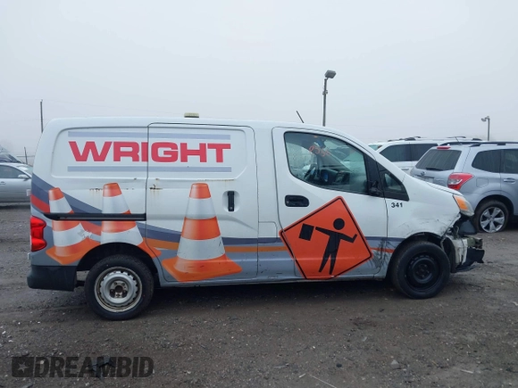 2016 Nissan NV200 S z VIN 3N6CM0KN3GK692300, wystawiony jako IAAI lot #41098566 z przebiegiem 128 217 mil mil oraz . Historia ofert i sprzedaży dostępna na DreamBid. Obrazek 13.
