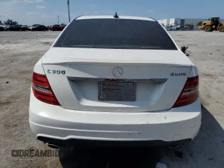 2014 Mercedes-Benz C 300 Sport z VIN WDDGF8AB2ER301759, wystawiony jako Copart lot #54536325 z przebiegiem 110 362 mil mil oraz Szkoda całkowita • Salvage title. Historia ofert i sprzedaży dostępna na DreamBid. Obrazek 6.