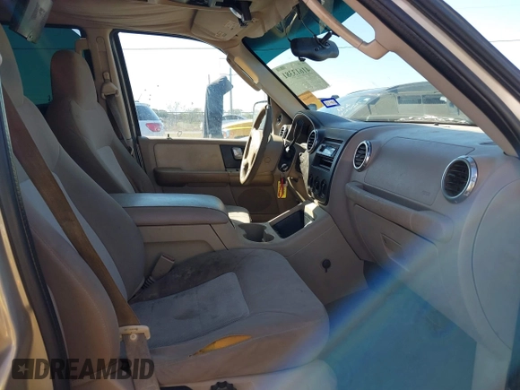 2004 Ford Expedition Special Service with VIN 1FMRU15W64LA16279, listed as a IAAI auction lot 41613381 with 1 mi miles. Bid and sale history available at carsss.com. Image 5.