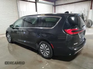 2024 Chrysler Pacifica Hybrid Select z VIN 2C4RC1S71RR102988, wystawiony jako Copart lot #59812695 z przebiegiem 56 240 mil mil oraz Czysty tytuł • Clean title. Historia ofert i sprzedaży dostępna na DreamBid. Obrazek 2.