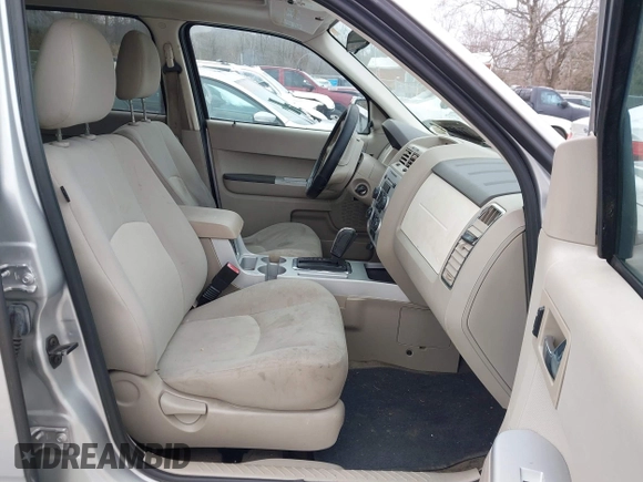 2008 Mercury Mariner z VIN 4M2CU81Z98KJ46467, wystawiony jako IAAI lot #41303575 z przebiegiem 207 949 mil mil oraz . Historia ofert i sprzedaży dostępna na DreamBid. Obrazek 5.