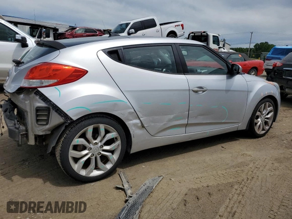 2013 Hyundai Veloster w/Gray Int z VIN KMHTC6AD3DU135296, wystawiony jako Copart lot #59778985 z przebiegiem 125 134 mil mil oraz Czysty tytuł • Clean title. Historia ofert i sprzedaży dostępna na DreamBid. Obrazek 3.