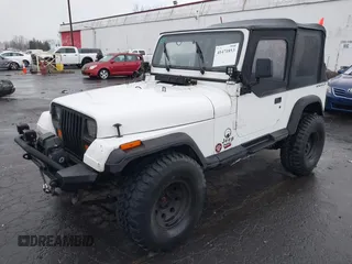 1992 Jeep Wrangler with VIN 2J4FY29S8NJ549602, listed as a IAAI auction lot 41471853 with 324,194 mi miles. Bid and sale history available at carsss.com. Image 17.