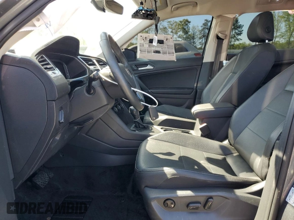 2020 Volkswagen Tiguan SE z VIN 3VV3B7AX8LM102502, wystawiony jako Copart lot #52428635 z przebiegiem 50 778 mil mil oraz Szkody całkowita. Historia ofert i sprzedaży dostępna na DreamBid. Obrazek 7.
