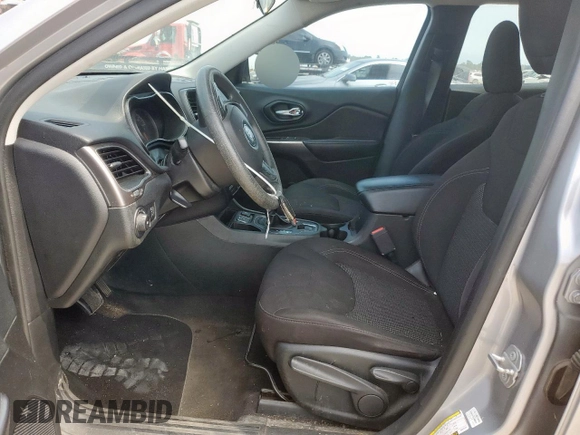 2019 Jeep Cherokee Latitude with VIN 1C4PJLCB2KD332429, listed as a Copart auction lot 58076815 with 124,958 mi miles and Salvage title. Bid and sale history available at DreamBid. Image 7.