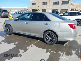 2014 Toyota Camry L with VIN 4T4BF1FK9ER393634, listed as a IAAI auction lot 41641748 with 52,017 mi miles. Bid and sale history available at carsss.com. Image 3.