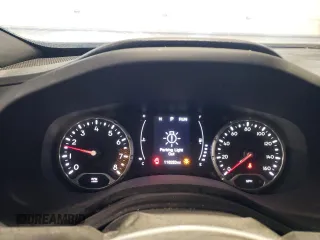 2020 Jeep Renegade Latitude with VIN ZACNJBBB1LPL47605, listed as a Copart auction lot 43620815 with 118,283 mi miles and Salvage Title. Bid and sale history available at carsss.com. Image 9.