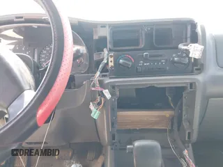 1998 Isuzu Rodeo S с VIN 4S2CM58W5W4350642, выставлен на аукционе IAAI как лот 41545706 с пробегом Не указан миль и . История ставок и продаж доступна на DreamBid. Изображение 12.