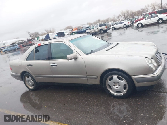 1997 Mercedes-Benz E-Class with VIN WDBJF72F0VA323171, listed as a IAAI auction lot 41739952 with 1 mi miles. Bid and sale history available at carsss.com. Image 12.