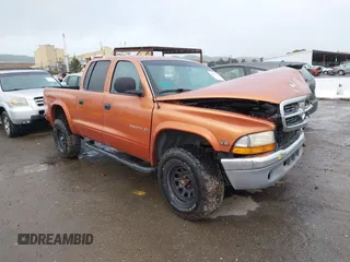 2000 Dodge Dakota Sport with VIN 1B7GG2AN7YS645552, listed as a IAAI auction lot 41811635 with 194,498 mi miles and . Bid and sale history available at carsss.com. Image 1.