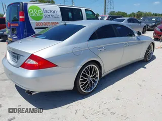2006 Mercedes-Benz CLS-Class with VIN WDDDJ75XX6A024683, listed as a IAAI auction lot 42170096 with 1 mi miles. Bid and sale history available at carsss.com. Image 4.