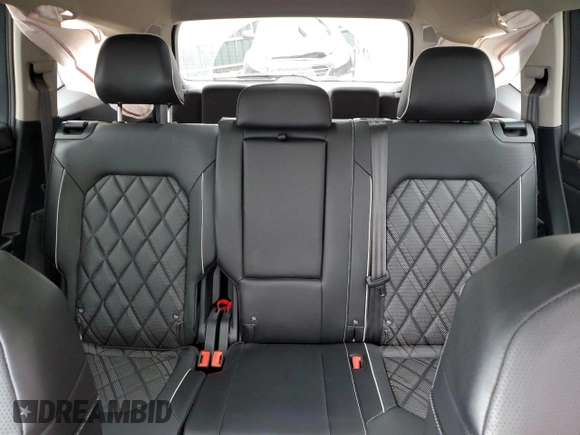 2024 Volkswagen Atlas SEL Premium R-Line with VIN 1V2FR2CAXRC537792, listed as a Copart auction lot 52522895 with 27,211 mi miles and Salvage title. Bid and sale history available at DreamBid. Image 10.
