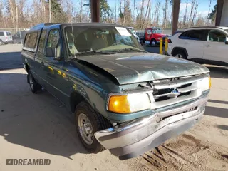1997 Ford Ranger XL with VIN 1FTCR14A6VPB37129, listed as a IAAI auction lot 41745942 with 261,135 mi miles. Bid and sale history available at carsss.com. Image 1.