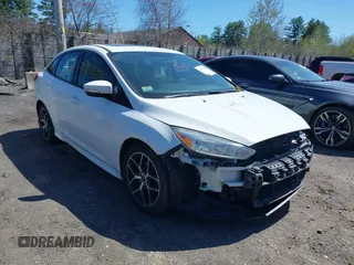 2016 Ford Focus SE с VIN 1FADP3F21GL273440, выставлен на аукционе IAAI как лот 42097390 с пробегом 131 781 миль миль и . История ставок и продаж доступна на DreamBid. Изображение 1.