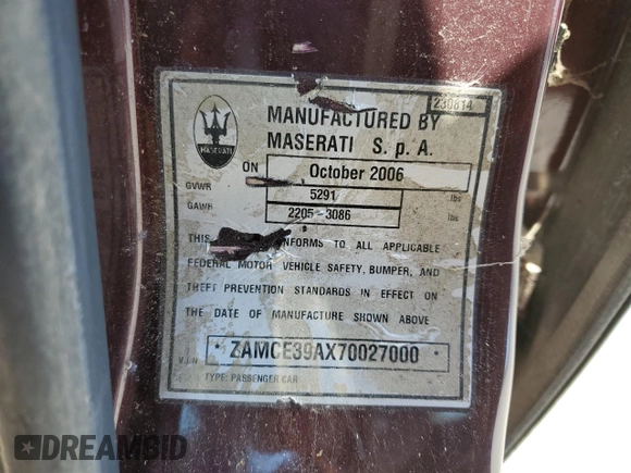 2007 Maserati Quattroporte z VIN ZAMCE39AX70027000, wystawiony jako Copart lot #60355475 z przebiegiem Nie podano mil oraz Czysty tytuł • Clean title. Historia ofert i sprzedaży dostępna na DreamBid. Obrazek 12.