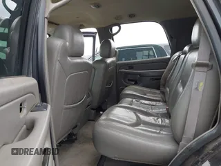 2004 Chevrolet Tahoe LT with VIN 1GNEK13T54J146851, listed as a IAAI auction lot 41990571 with 172,025 mi miles. Bid and sale history available at carsss.com. Image 8.