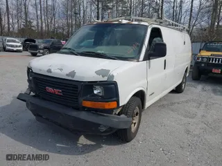2005 GMC Savana Cargo Van Y3H Paratransit with VIN 1GTHG39U051102857, listed as a IAAI auction lot 41667124 with 549,231 mi miles. Bid and sale history available at carsss.com. Image 2.