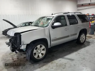 2010 GMC Yukon SLT with VIN 1GKUCCE07AR284702, listed as a Copart auction lot 71031564 with 113,708 mi miles and Salvage Title. Bid and sale history available at carsss.com. Image 1.