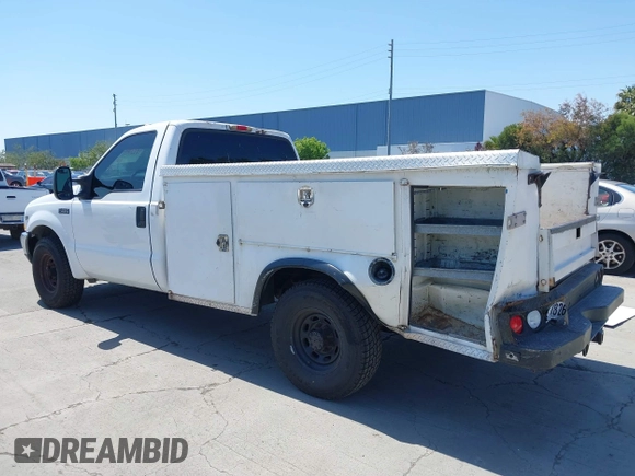 2002 Ford F-350 with VIN 1FDSF34L32EA69781, listed as a IAAI auction lot 42184745 with 175,511 mi miles and . Bid and sale history available at DreamBid. Image 3.