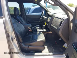 2009 Ford Escape Limited z VIN 1FMCU04G79KB35059, wystawiony jako IAAI lot #42302842 z przebiegiem 248 440 mil mil oraz . Historia ofert i sprzedaży dostępna na DreamBid. Obrazek 5.