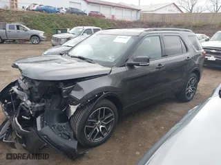 2019 Ford Explorer Sport with VIN 1FM5K8GT6KGB39523, listed as a IAAI auction lot 40913683 with 50,380 mi miles. Bid and sale history available at carsss.com. Image 2.