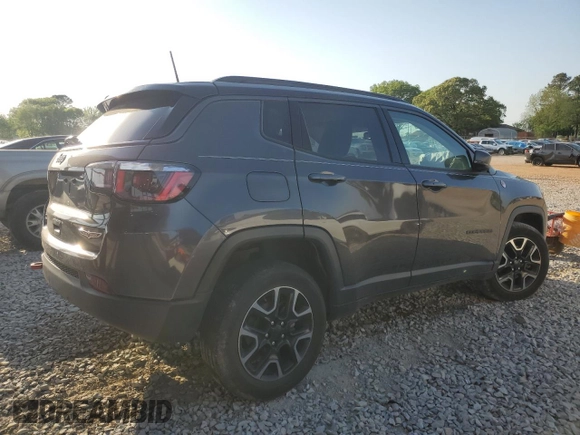 2019 Jeep Compass Trailhawk with VIN 3C4NJDDB5KT722026, listed as a Copart auction lot 52824885 with 105,727 mi miles and Salvage title. Bid and sale history available at DreamBid. Image 3.