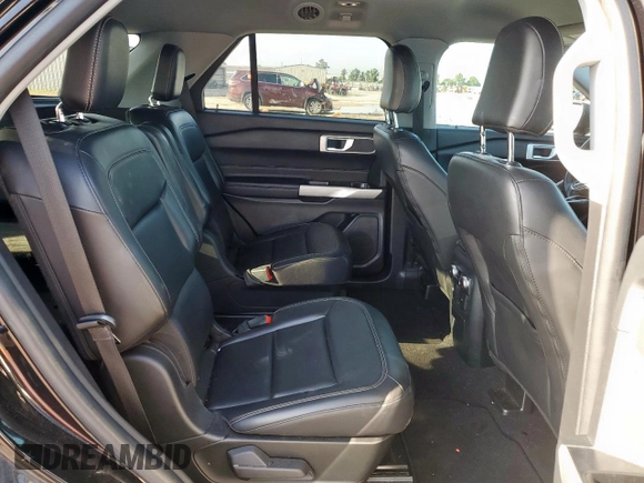 2022 Ford Explorer XLT with VIN 1FMSK7DH1NGA35734, listed as a Copart auction lot 58496155 with 60,526 mi miles and Salvage title. Bid and sale history available at DreamBid. Image 11.