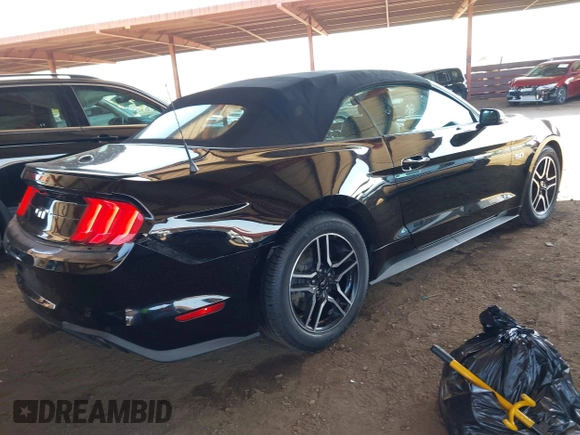 2019 Ford Mustang GT Premium z VIN 1FATP8FF7K5126175, wystawiony jako IAAI lot #42015019 z przebiegiem 91 335 mil mil oraz . Historia ofert i sprzedaży dostępna na DreamBid. Obrazek 4.