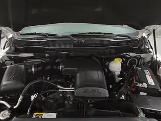 2018 Ram 1500 Tradesman z VIN 1C6RR6FG8JS303576, wystawiony jako Copart lot #80670795 z przebiegiem 140 609 mil mil oraz Czysty tytuł • Clean title. Historia ofert i sprzedaży dostępna na DreamBid. Obrazek 14.