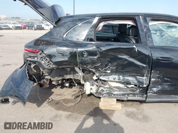 2020 Porsche Cayenne with VIN WP1AA2AY7LDA01031, listed as a IAAI auction lot 42258014 with 72,332 mi miles and . Bid and sale history available at DreamBid. Image 6.