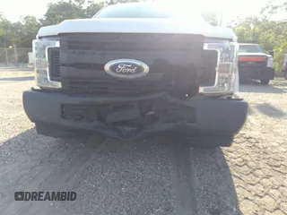 2018 Ford F-250 XL z VIN 1FDBF2A65JEC47942, wystawiony jako IAAI lot #42362008 z przebiegiem 173 284 mil mil oraz . Historia ofert i sprzedaży dostępna na DreamBid. Obrazek 6.