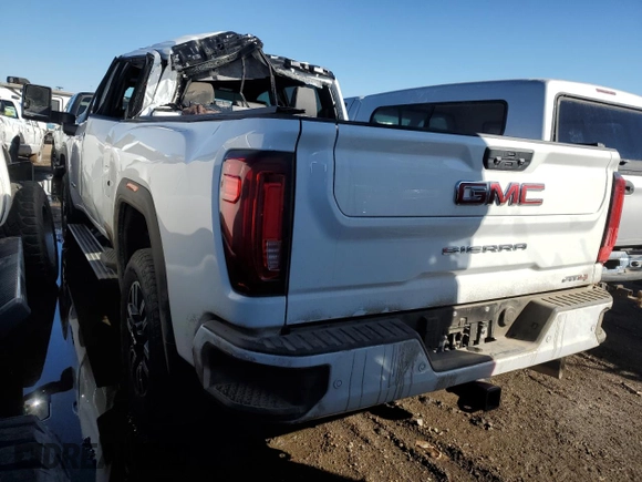 2023 GMC Sierra 3500HD AT4 z VIN 1GT49VEY3PF245031, wystawiony jako Copart lot #77260884 z przebiegiem Nie podano mil oraz Szkoda całkowita • Salvage title. Historia ofert i sprzedaży dostępna na DreamBid. Obrazek 2.