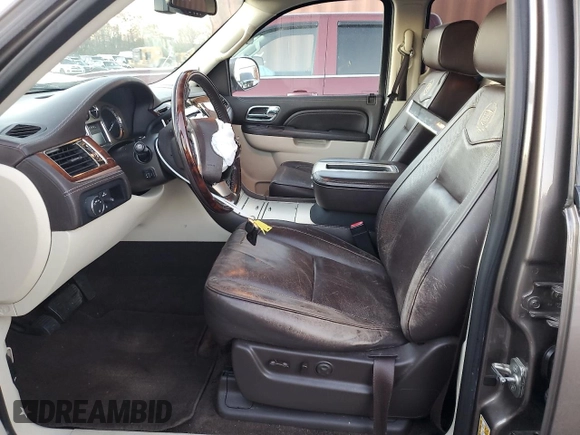 2013 Cadillac Escalade Platinum Edition with VIN 1GYS4DEF9DR225157, listed as a Copart auction lot 84079414 with 141,247 mi miles and Salvage Title. Bid and sale history available at carsss.com. Image 7.