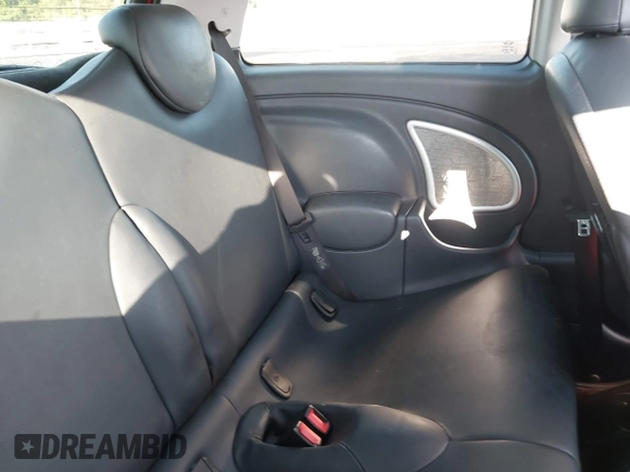 2006 MINI Hardtop S with VIN WMWRE33586TJ34762, listed as a IAAI auction lot 42255599 with 112,664 mi miles and . Bid and sale history available at DreamBid. Image 8.