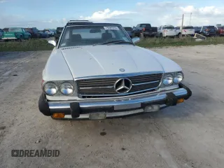 1989 Mercedes-Benz 560 SL with VIN WDBBA48DXKA096297, listed as a Copart auction lot 75597074 with 70,152 mi miles and Salvage Title. Bid and sale history available at DreamBid. Image 5.