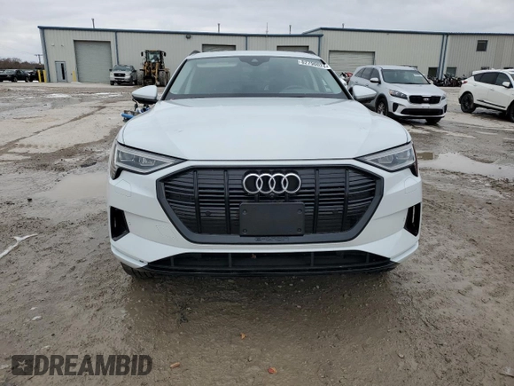 2021 Audi e-tron Premium Plus with VIN WA1LAAGE4MB003487, listed as a Copart auction lot 82790024 with 28,165 mi miles and Salvage title. Bid and sale history available at DreamBid. Image 5.