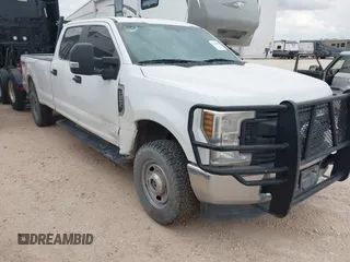2019 Ford F-250 XL with VIN 1FT7W2B65KEE73554, listed as a IAAI auction lot 42523527 with 260,323 mi miles and . Bid and sale history available at DreamBid. Image 1.