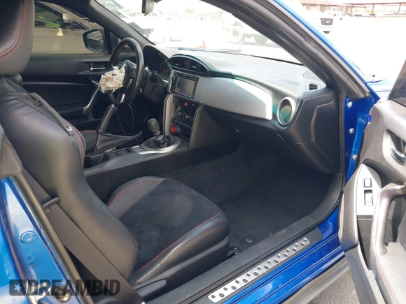 2013 Subaru BRZ Limited with VIN JF1ZCAC14D1604424, listed as a IAAI auction lot 42027795 with 89,269 mi miles. Bid and sale history available at carsss.com. Image 5.