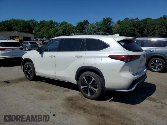2021 Toyota Highlander XSE with VIN 5TDLZRBH3MS141044, listed as a Copart auction lot 61994305 with 110,099 mi miles and Salvage title. Bid and sale history available at DreamBid. Image 2.