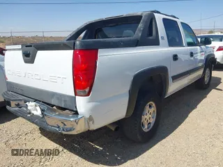 2004 Chevrolet Avalanche with VIN 3GNEC12T84G231196, listed as a IAAI auction lot 41933711 with 275,095 mi miles. Bid and sale history available at carsss.com. Image 4.