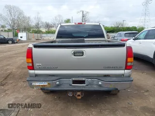 2000 Chevrolet Silverado 1500 LS with VIN 2GCEK19T3Y1266020, listed as a IAAI auction lot 42060263 with 270,921 mi miles. Bid and sale history available at carsss.com. Image 16.