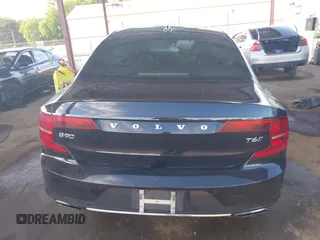 2018 Volvo S90 Momentum z VIN LVY992MK2JP024743, wystawiony jako IAAI lot #42015014 z przebiegiem 91 105 mil mil oraz . Historia ofert i sprzedaży dostępna na DreamBid. Obrazek 16.