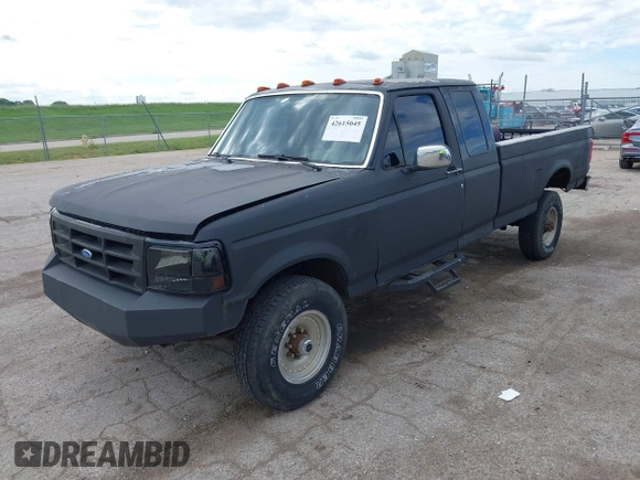 1993 Ford F-250 с VIN 1FTHX26GXPKA13660, выставлен на аукционе IAAI как лот 42615045 с пробегом Не указан миль и . История ставок и продаж доступна на DreamBid. Изображение 2.