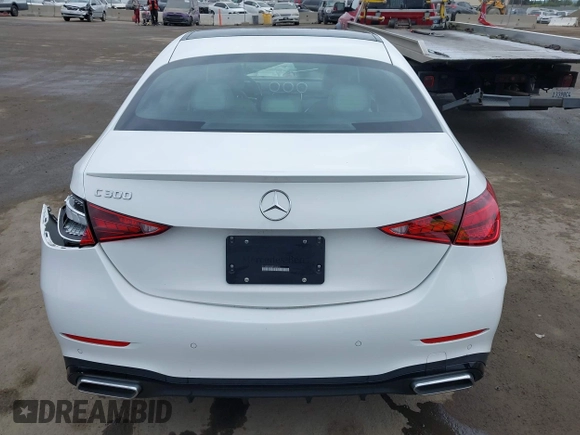2023 Mercedes-Benz C 300 z VIN W1KAF4GB3PR121215, wystawiony jako IAAI lot #42068171 z przebiegiem 15 082 mil mil oraz . Historia ofert i sprzedaży dostępna na DreamBid. Obrazek 16.