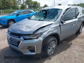2023 Chevrolet Traverse LT Cloth z VIN 1GNERGKW5PJ298370, wystawiony jako IAAI lot #42435055 z przebiegiem Nie podano mil oraz . Historia ofert i sprzedaży dostępna na DreamBid. Obrazek 2.